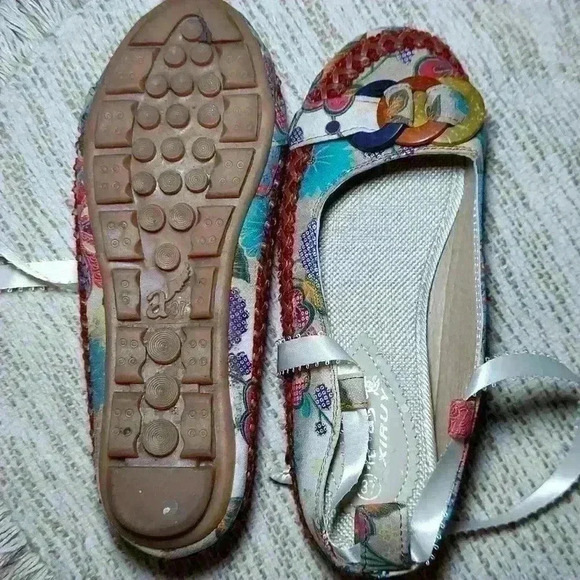 Xiruyi Floral/Paisley Ballet Flats - Picture 5 of 7